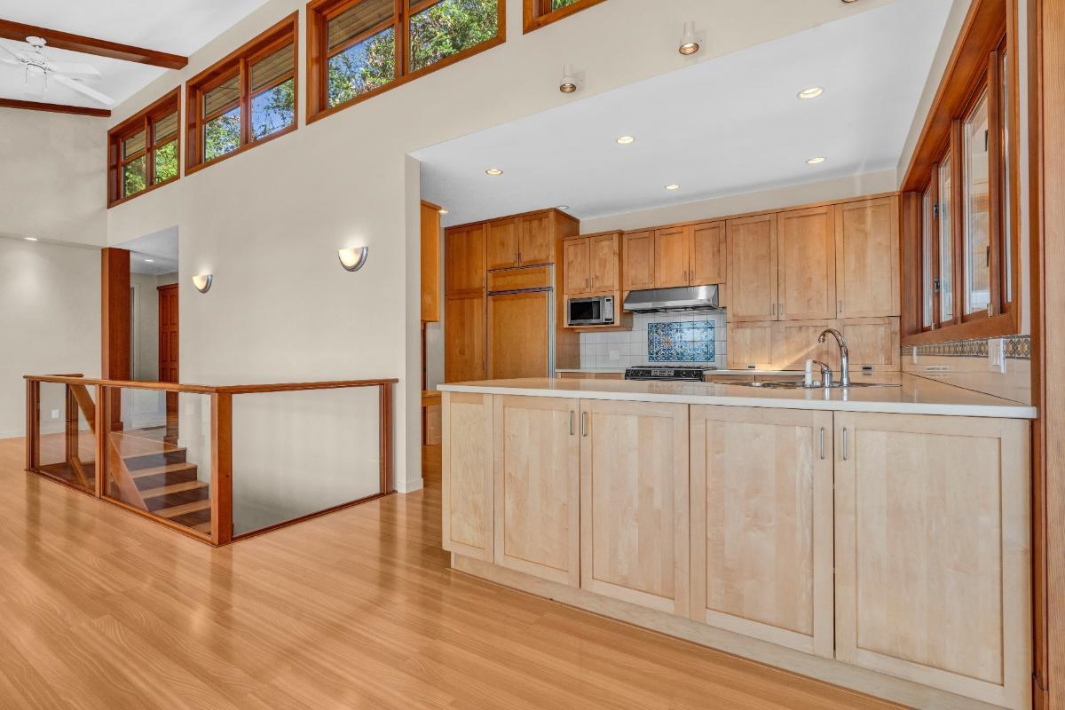 Guest Bathroom Photo of 4893 Sunshine Coast Highway, Sechelt, BC