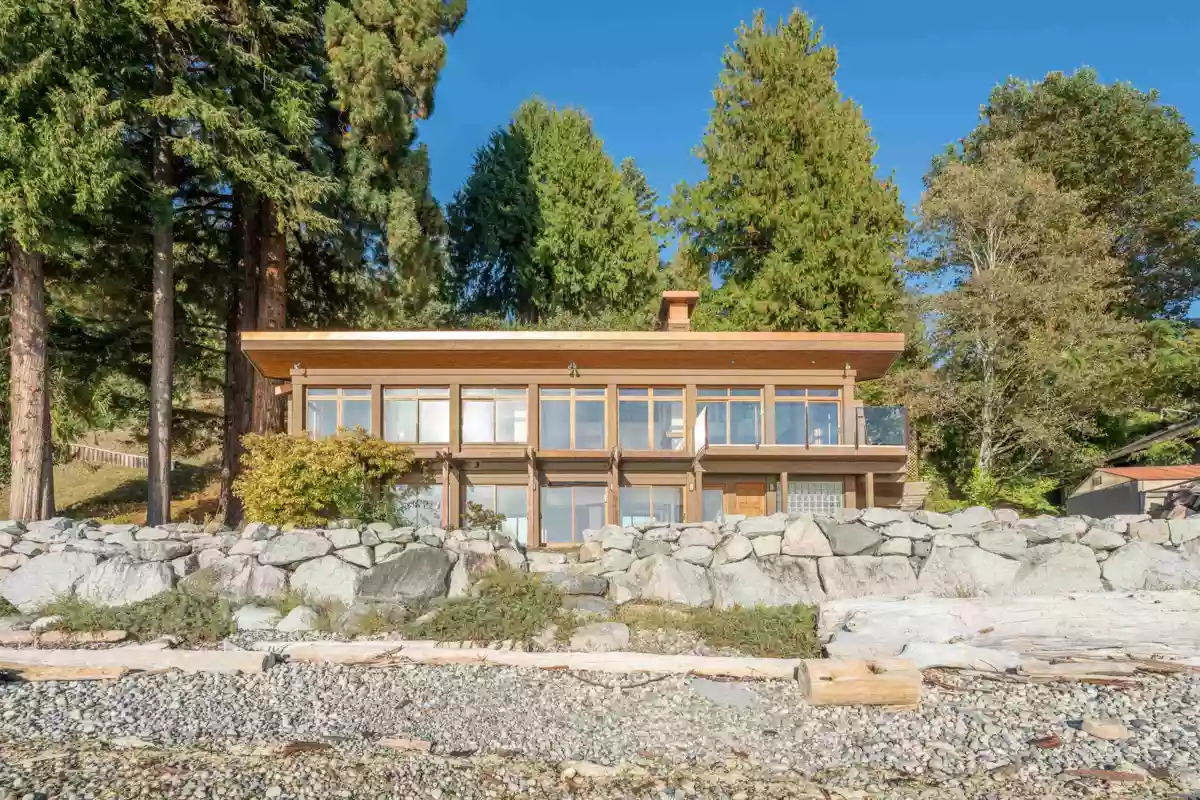 Hot Tub / Spa Photo of 4893 Sunshine Coast Highway, Sechelt, BC