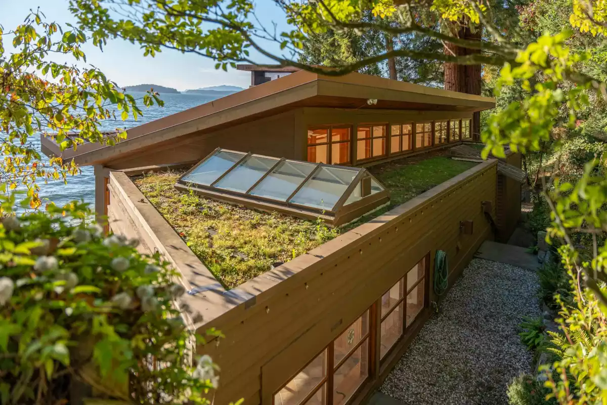 Living Room Photo of 4893 Sunshine Coast Highway, Sechelt, BC