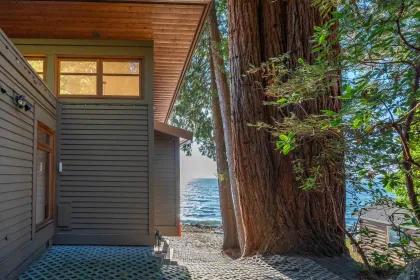 Garden / Landscaping Photo of 4893 Sunshine Coast Highway, Sechelt, BC