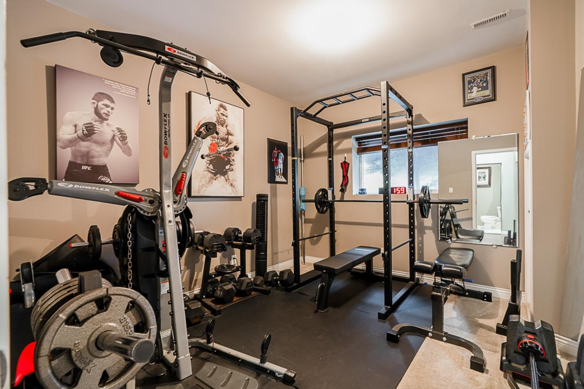 Hallway Photo of 8134 Philbert Street, Mission, BC