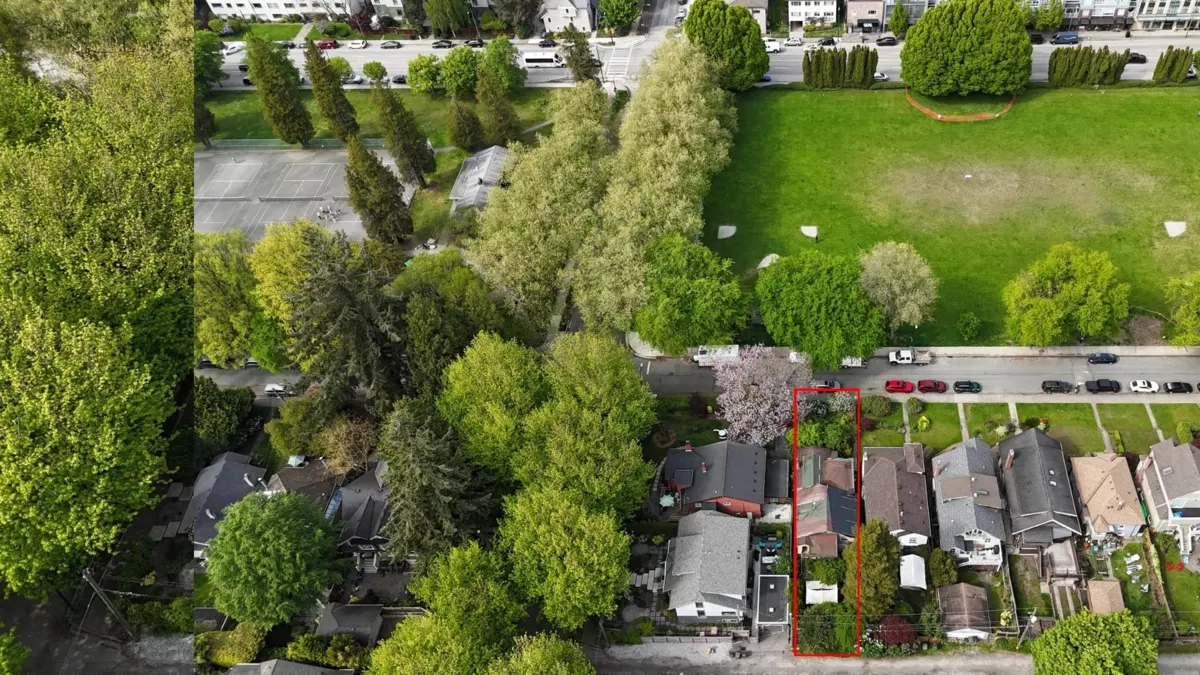 Exterior Front Photo of 3380 W 5th Avenue, Vancouver, BC