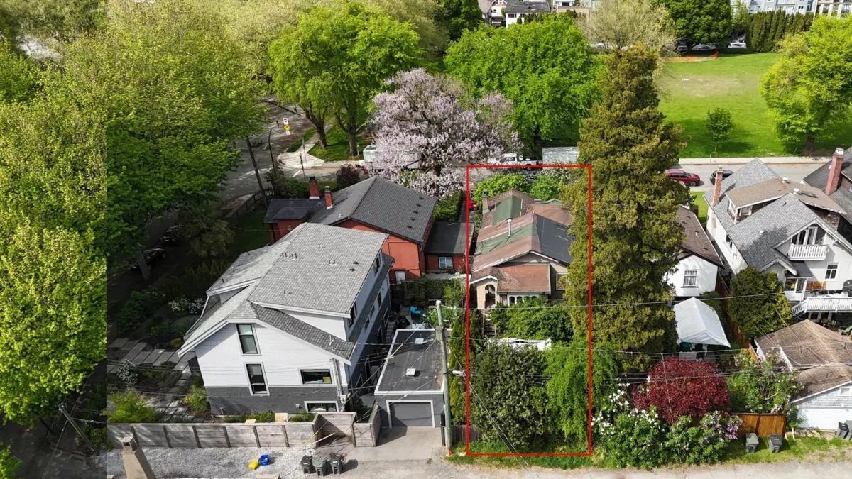 Family Room Photo of 3380 W 5th Avenue, Vancouver, BC