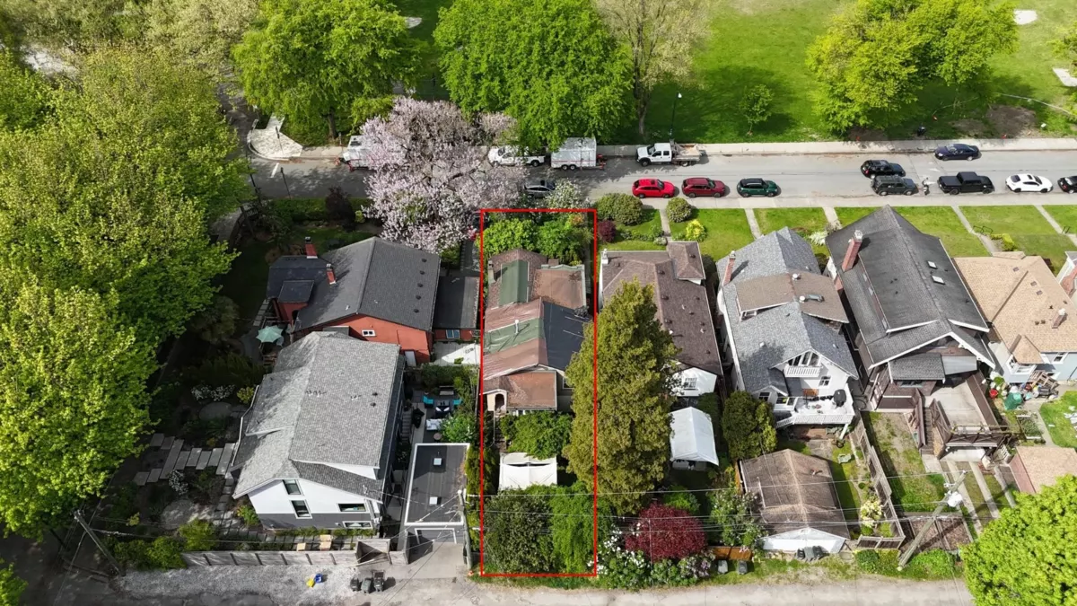 Living Room Photo of 3380 W 5th Avenue, Vancouver, BC