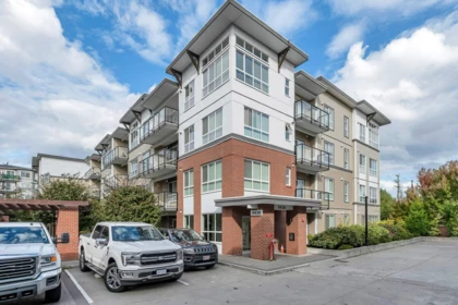111 6438 195a Street, Surrey, BC, Surrey — Apartment/Condo for sale