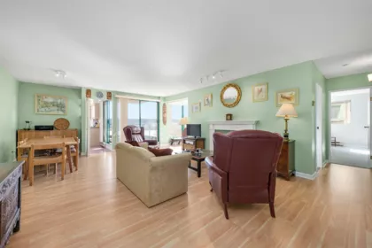 202 410 Carnarvon Street, New Westminster, BC, New Westminster — Apartment/Condo for sale