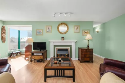 202 410 Carnarvon Street, New Westminster, BC, New Westminster — Apartment/Condo for sale