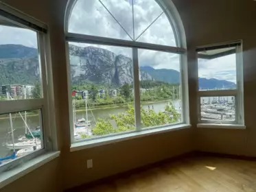 305 1468 Pemberton Avenue, Squamish, BC, Squamish — Apartment/Condo for sale