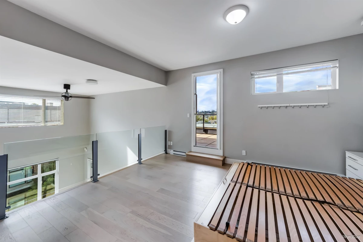 Entry Foyer Photo of 412 260 Salter Street, New Westminster, BC