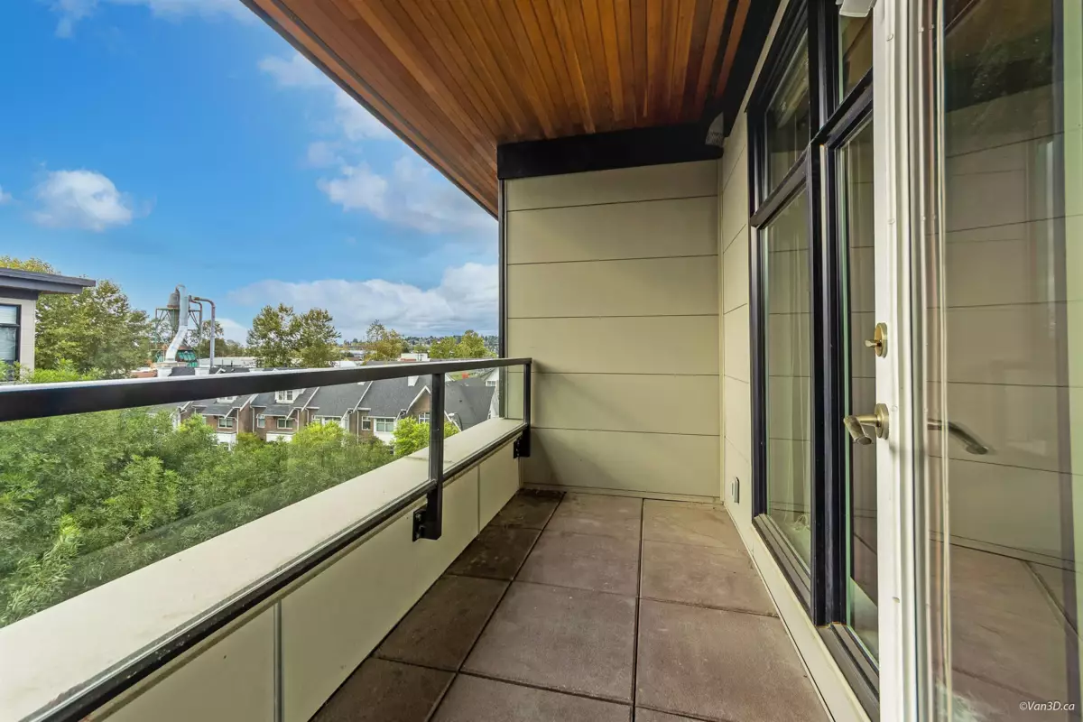 Walk-In Closet Photo of 412 260 Salter Street, New Westminster, BC