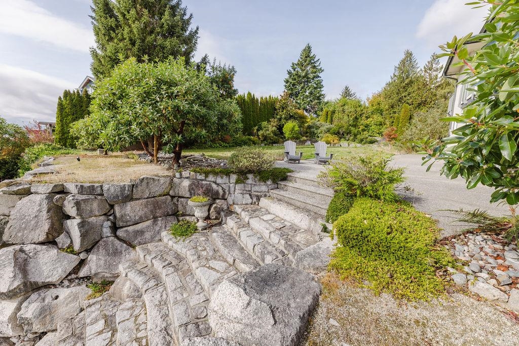 Basement Recreation Room Photo of 5620 Mintie Road, Halfmoon Bay, BC