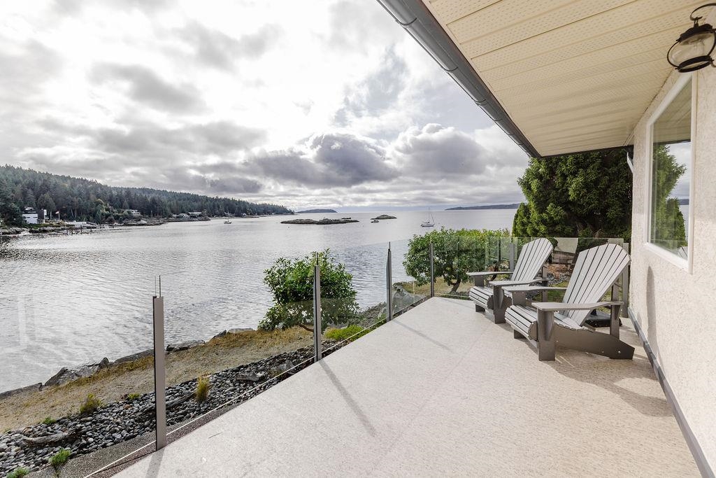 Bedroom 2 Photo of 5620 Mintie Road, Halfmoon Bay, BC