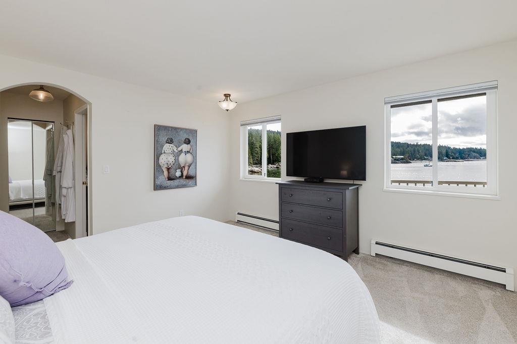 Hallway Photo of 5620 Mintie Road, Halfmoon Bay, BC