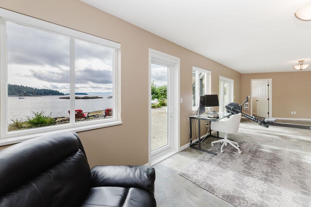 Hot Tub / Spa Photo of 5620 Mintie Road, Halfmoon Bay, BC