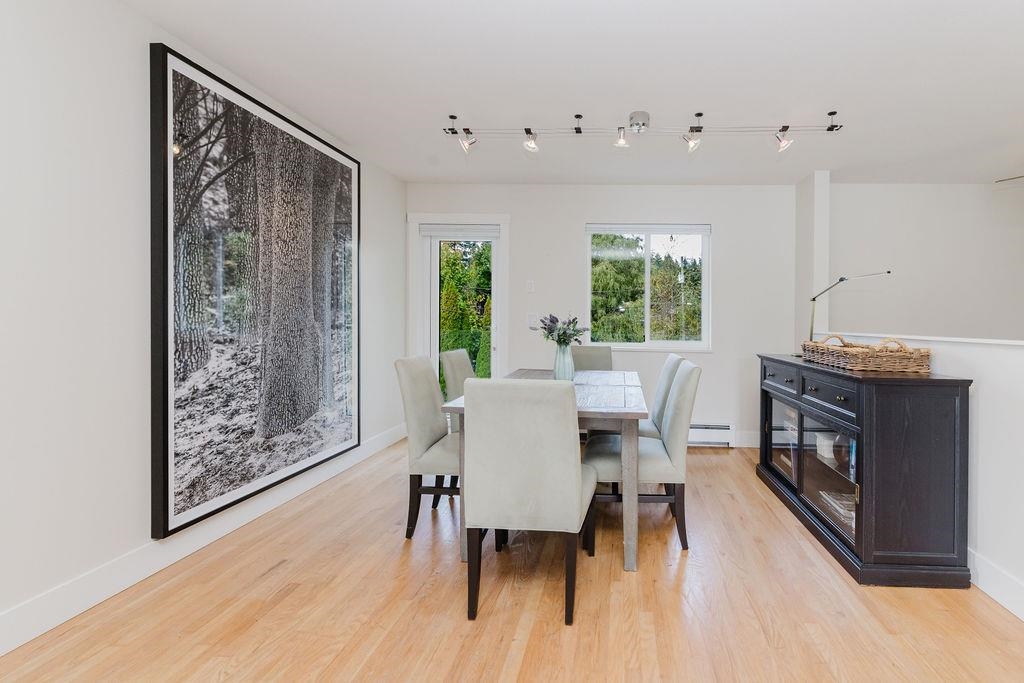 Kitchen Photo of 5620 Mintie Road, Halfmoon Bay, BC