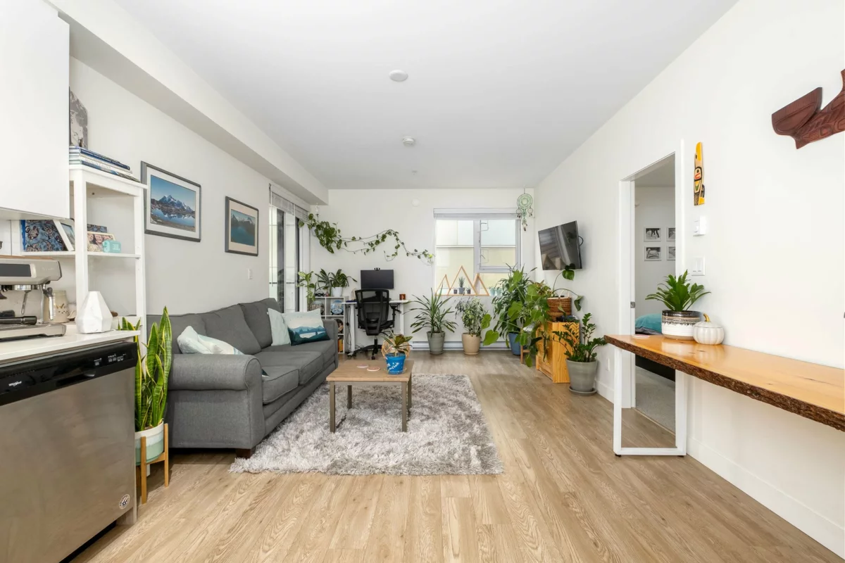 Dining Area Photo of 302 37881 Cleveland Avenue, Squamish, BC