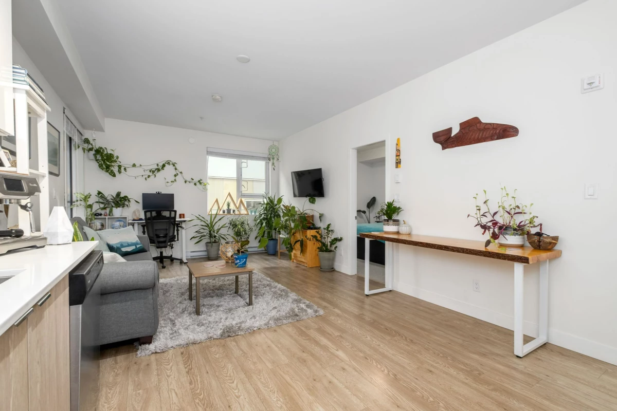 Kitchen Photo of 302 37881 Cleveland Avenue, Squamish, BC