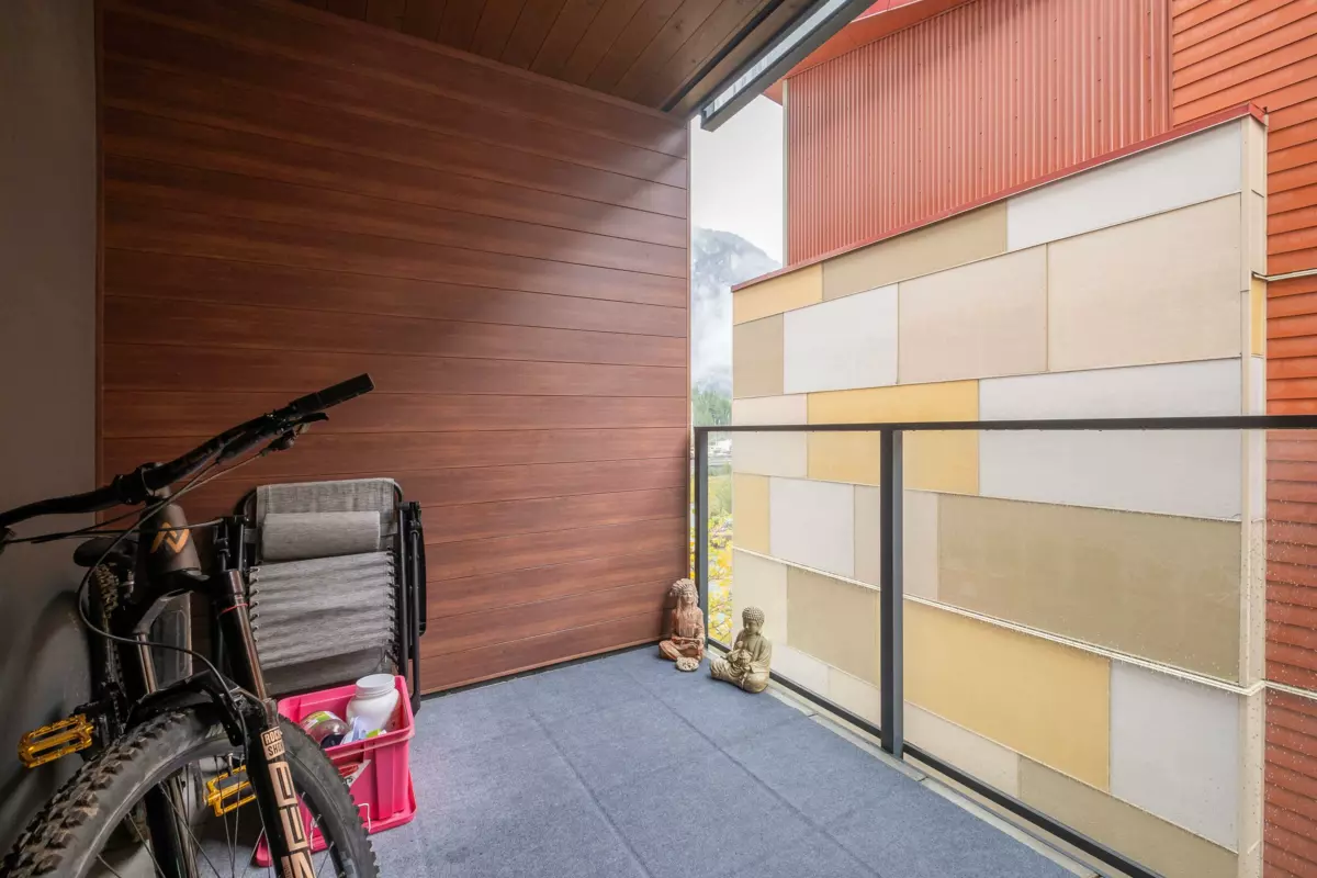Laundry Room Photo of 302 37881 Cleveland Avenue, Squamish, BC