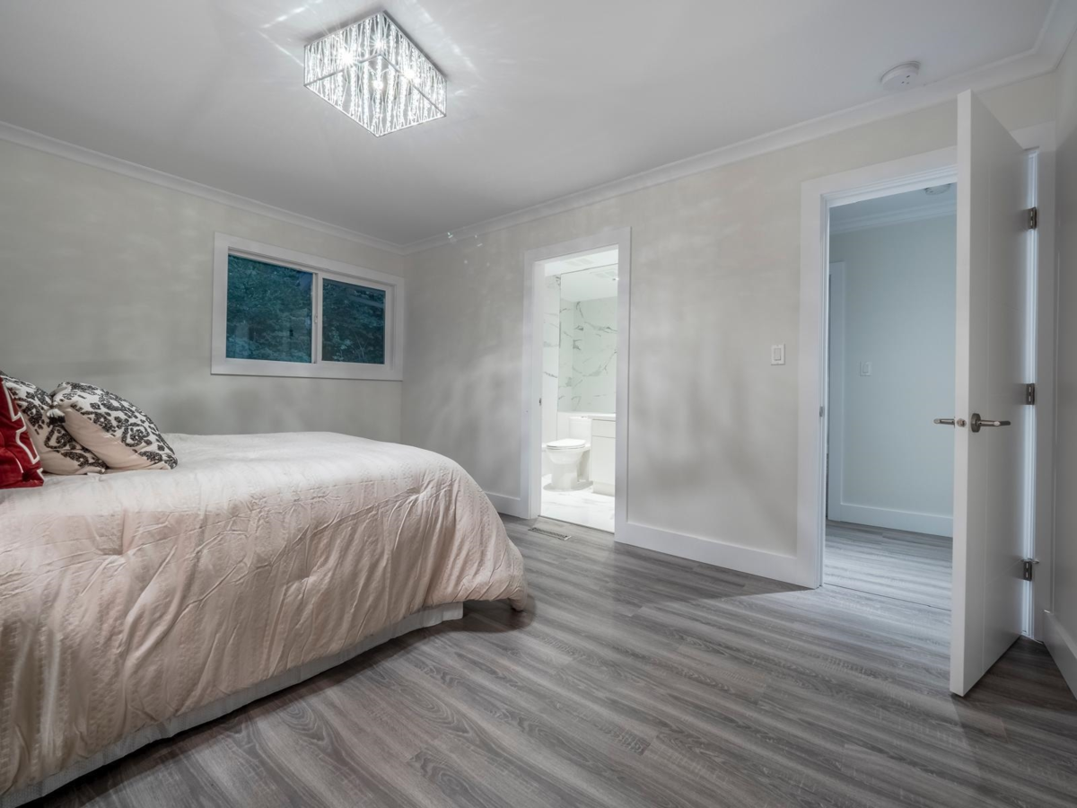 Guest Bathroom Photo of 638 King Georges Way, West Vancouver, BC