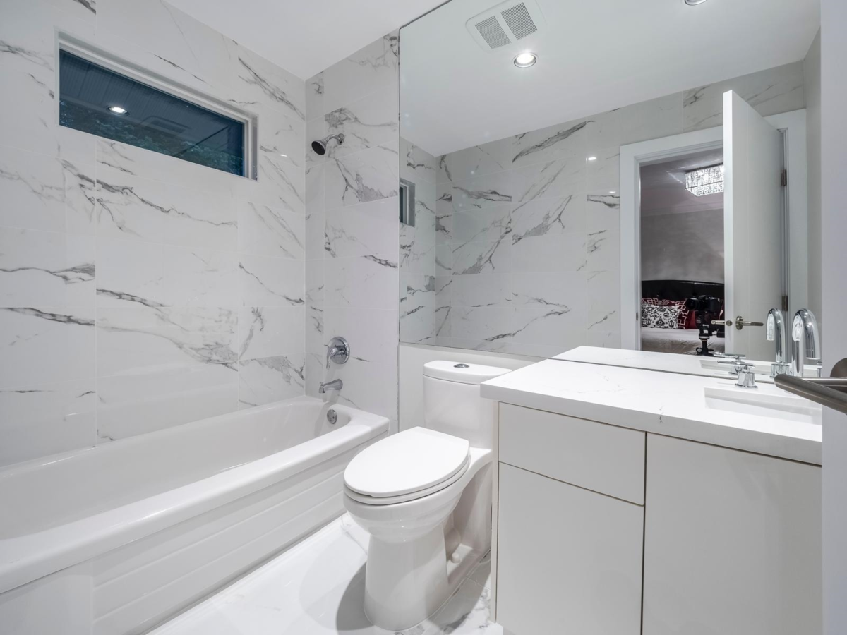 Powder Room Photo of 638 King Georges Way, West Vancouver, BC