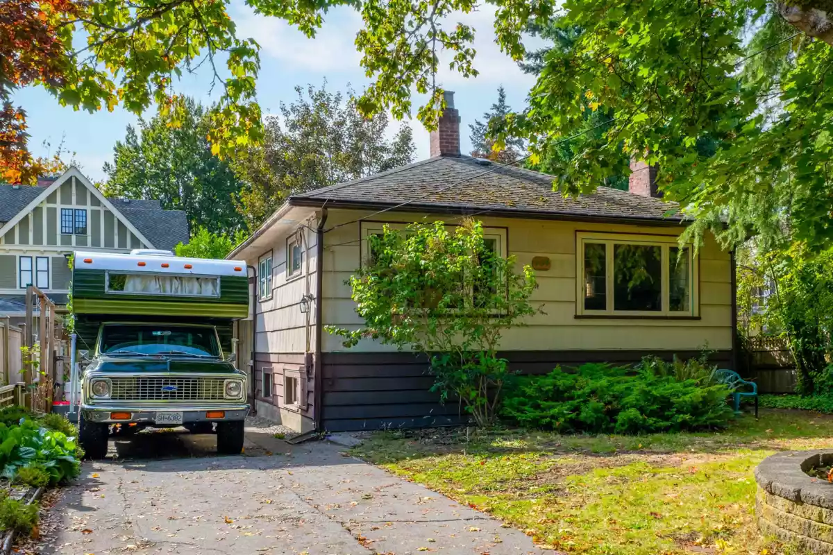 Exterior Front Photo of 334 Arbutus Street, New Westminster, BC