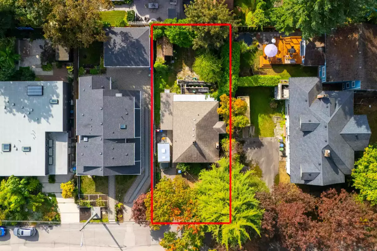 Living Room Photo of 334 Arbutus Street, New Westminster, BC