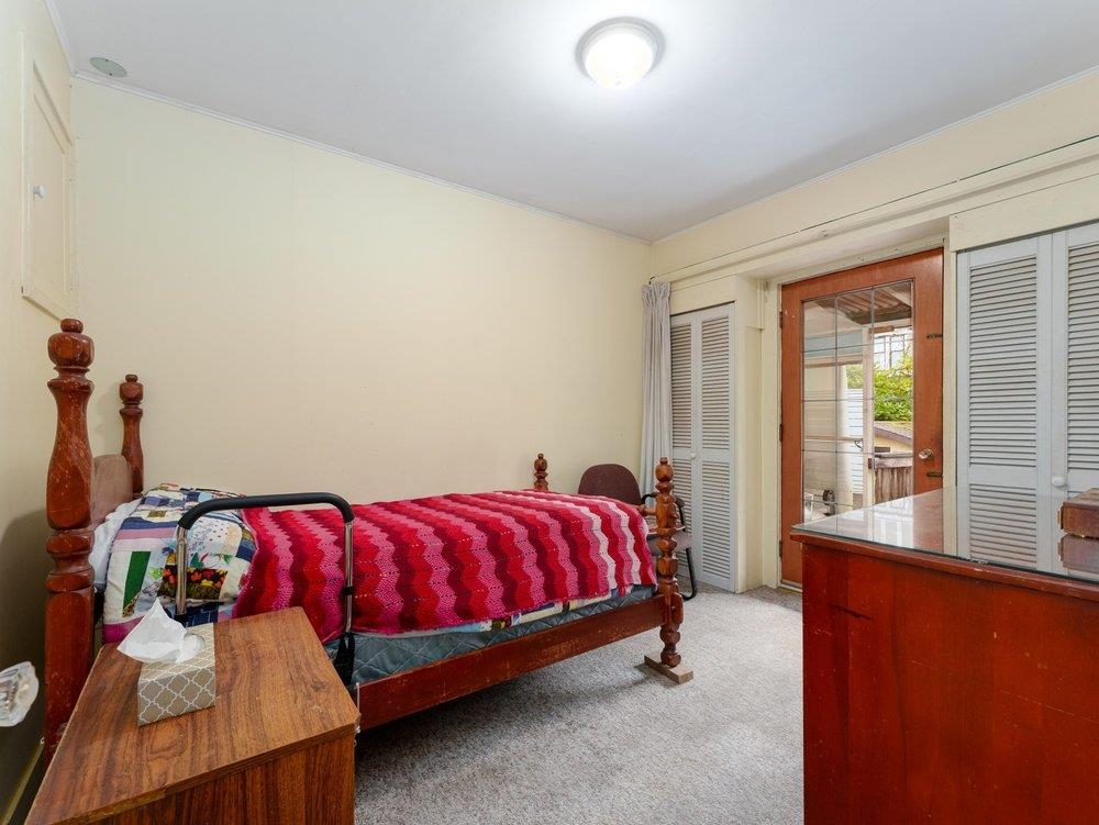 Walk-In Closet Photo of 334 Arbutus Street, New Westminster, BC