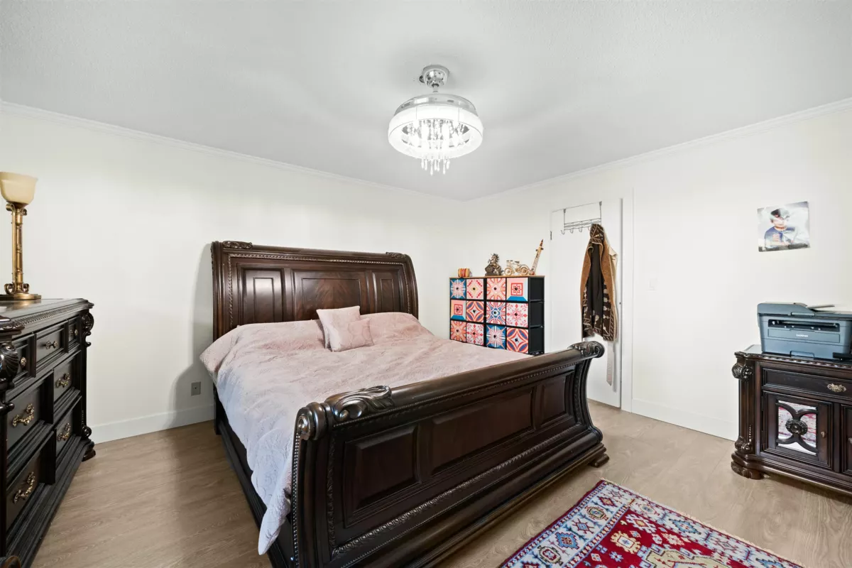 Guest Bathroom Photo of 2333 Kirkstone Road, North Vancouver, BC