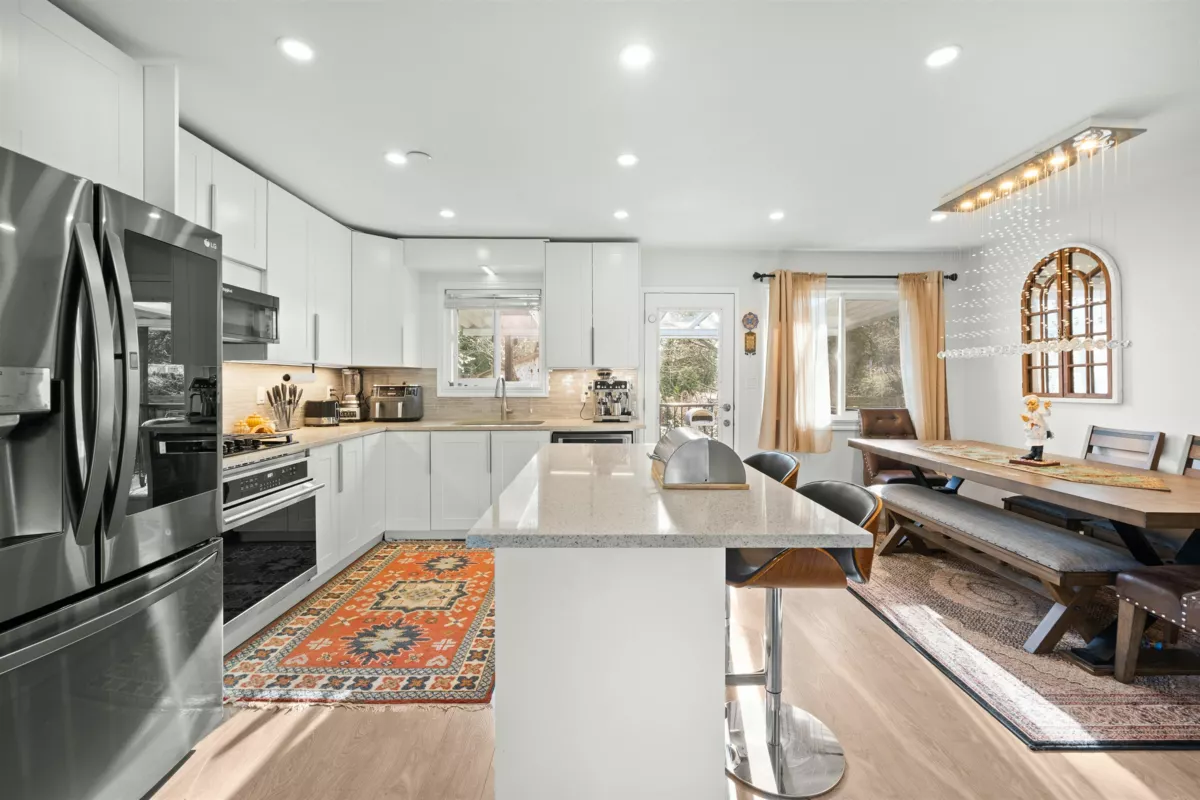 Kitchen Photo of 2333 Kirkstone Road, North Vancouver, BC