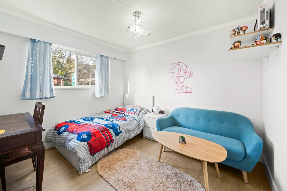 Laundry Room Photo of 2333 Kirkstone Road, North Vancouver, BC