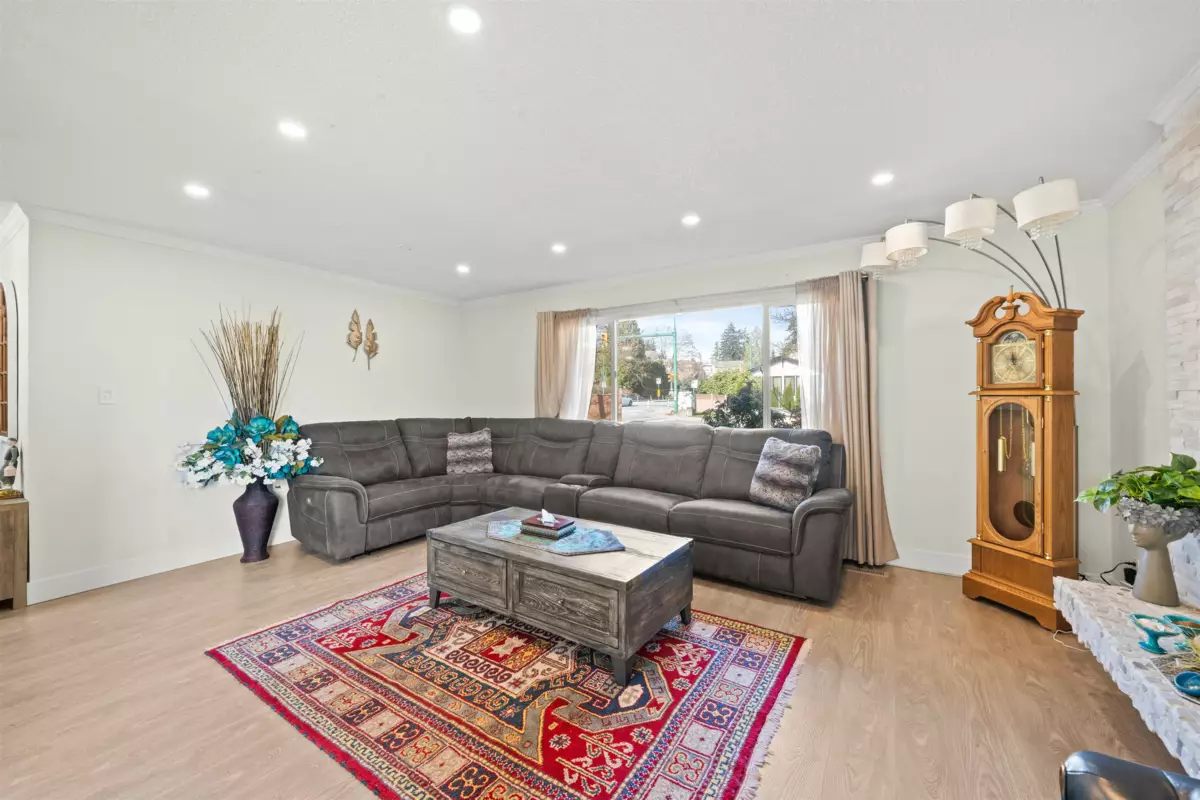 Pantry Photo of 2333 Kirkstone Road, North Vancouver, BC