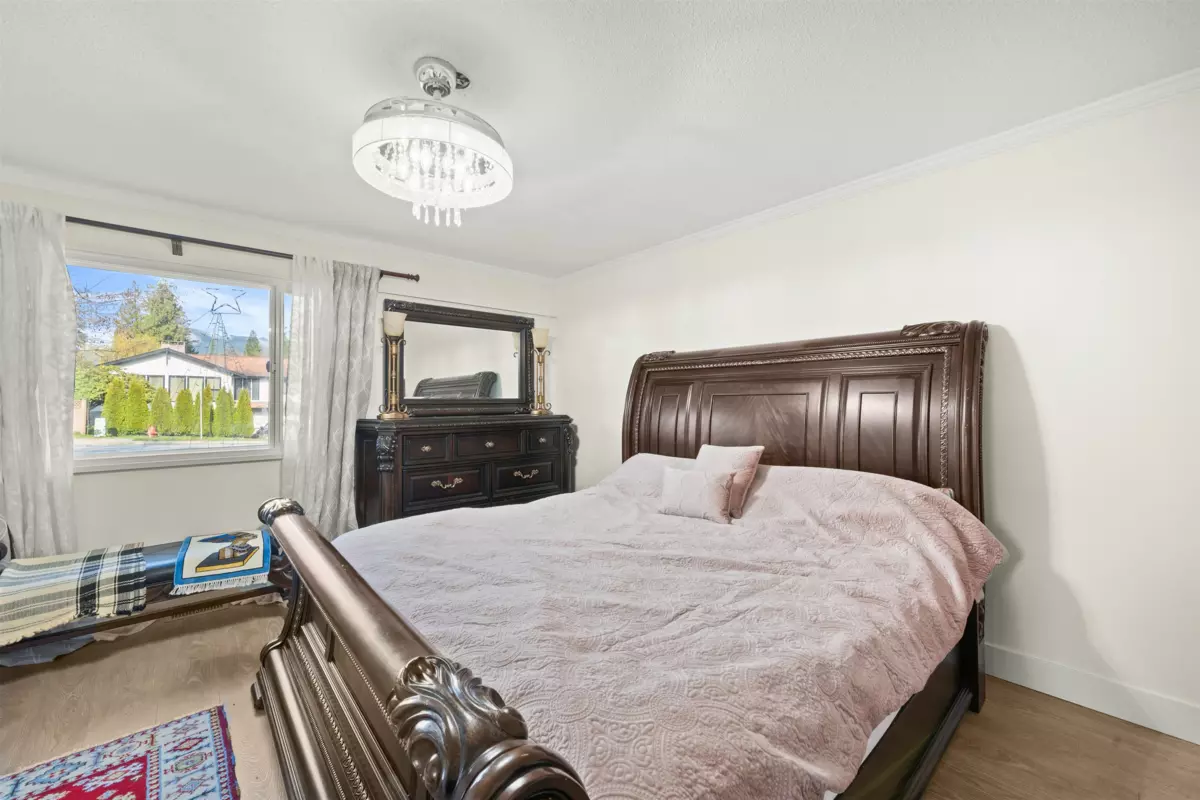 Powder Room Photo of 2333 Kirkstone Road, North Vancouver, BC