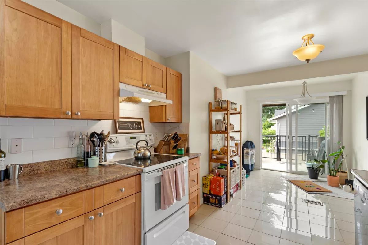Kitchen Photo of 3423 Edinburgh Street, Port Coquitlam, BC
