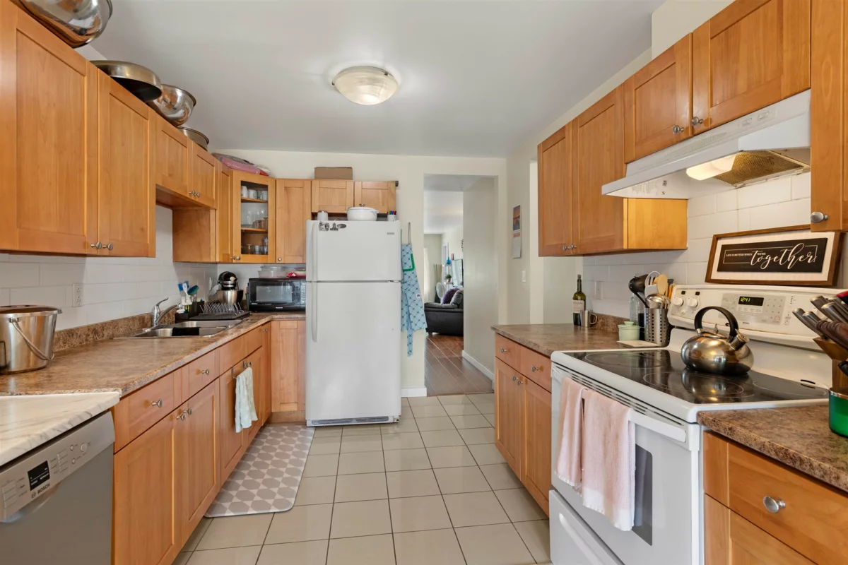 Mudroom Photo of 3423 Edinburgh Street, Port Coquitlam, BC