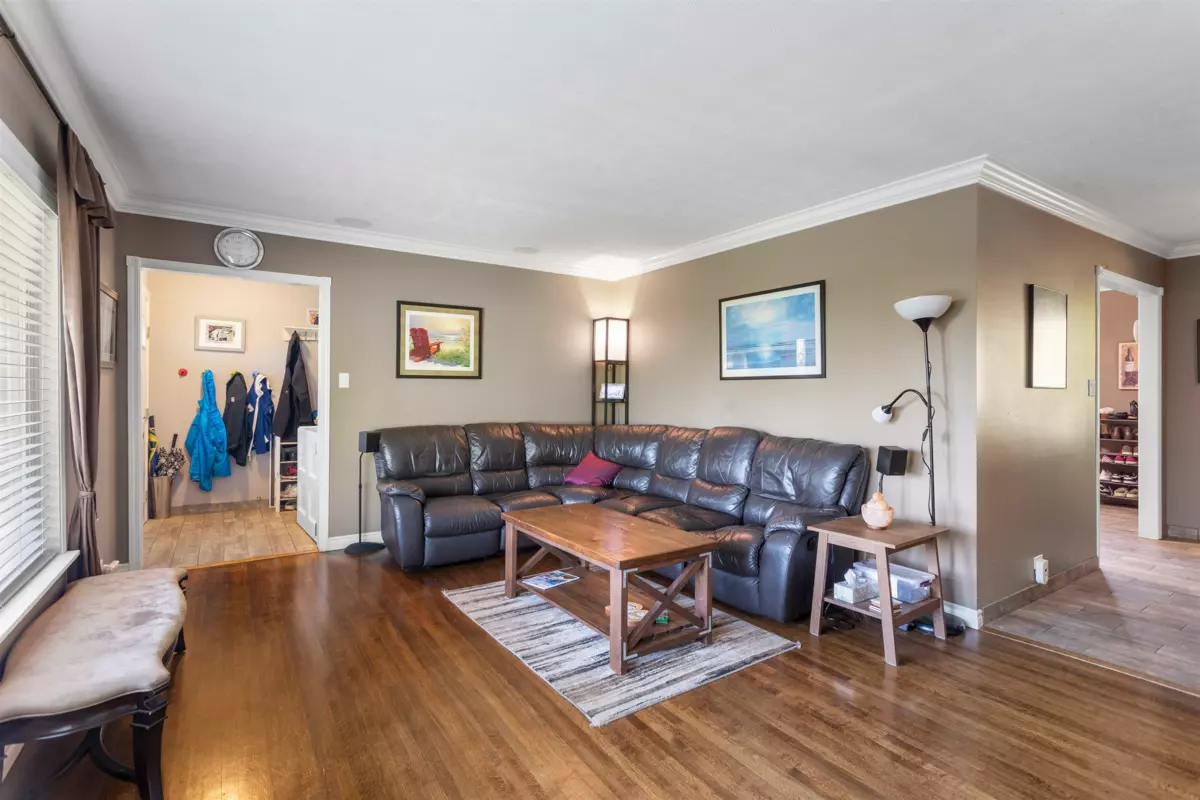 Kitchen Island Photo of 1419 Austin Avenue, Coquitlam, BC