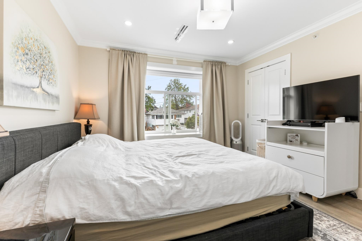 Bedroom 3 Photo of 2 2786 E 46th Avenue, Vancouver, BC