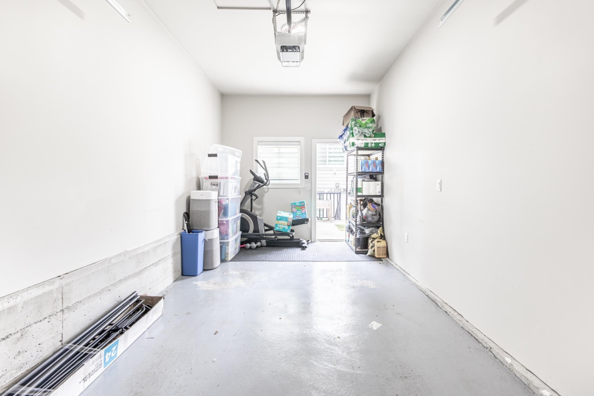 Entry Foyer Photo of 2 2786 E 46th Avenue, Vancouver, BC