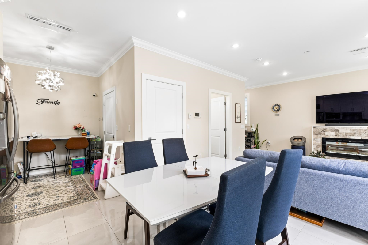 Pantry Photo of 2 2786 E 46th Avenue, Vancouver, BC