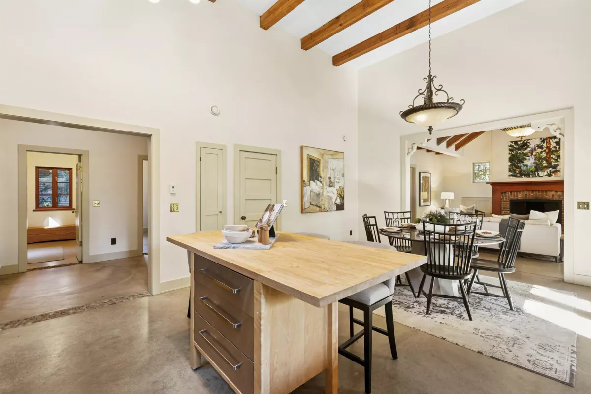 Bedroom 2 Photo of 947 22nd Street, West Vancouver, BC
