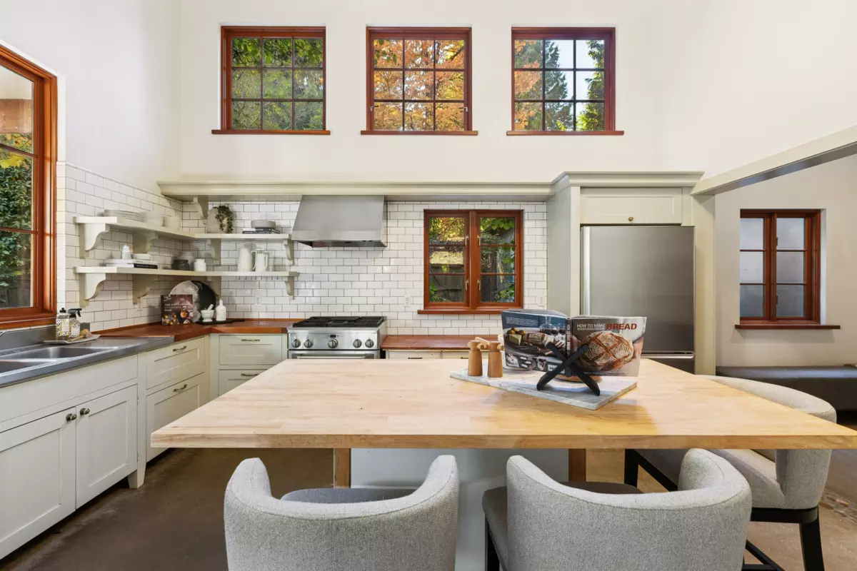 Bedroom 3 Photo of 947 22nd Street, West Vancouver, BC
