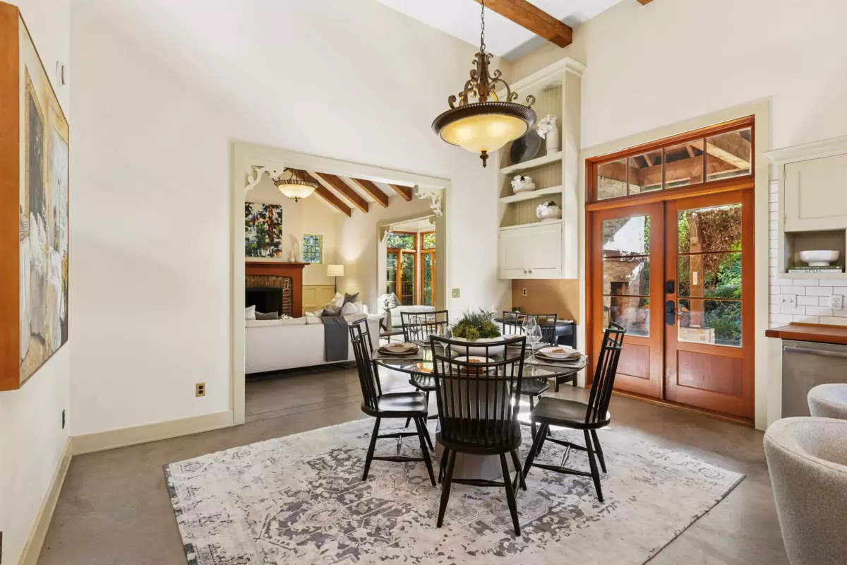 Bedroom 4 Photo of 947 22nd Street, West Vancouver, BC