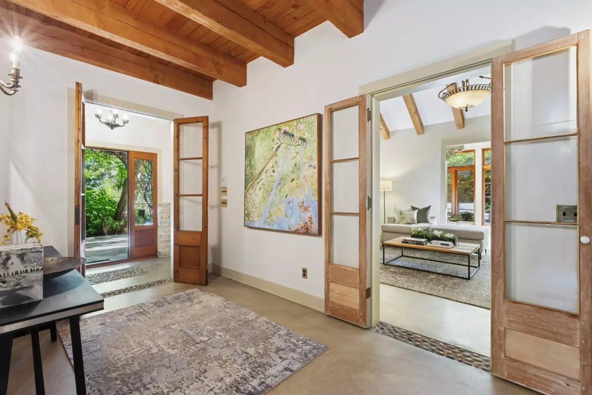 Exterior Rear Photo of 947 22nd Street, West Vancouver, BC