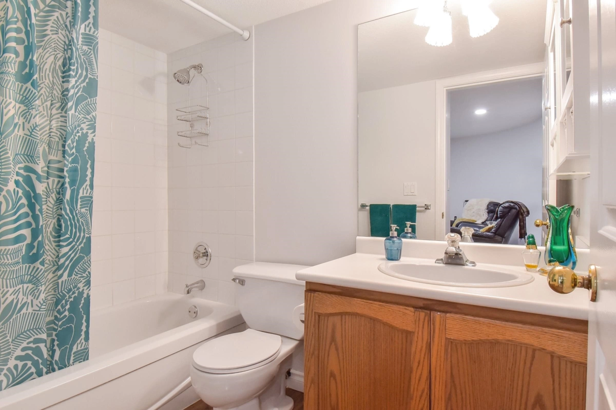Powder Room Photo of 20485 93a Avenue, Langley, BC