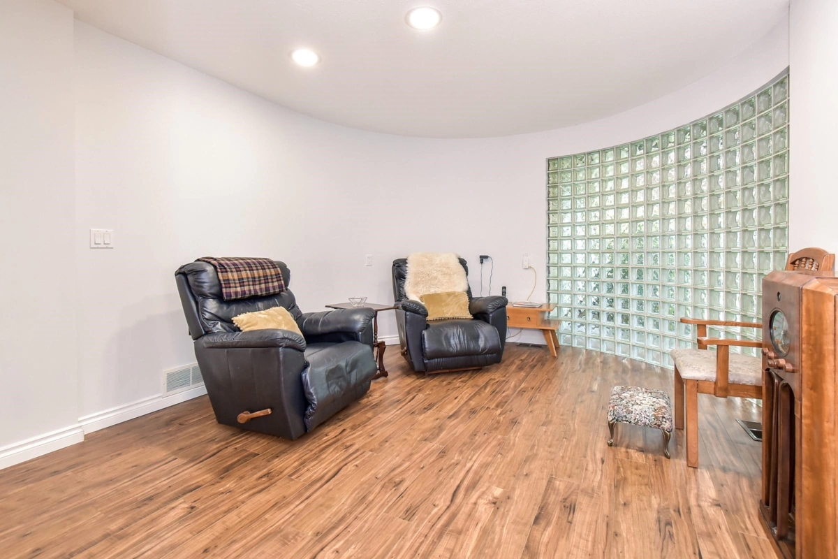 Swimming Pool Photo of 20485 93a Avenue, Langley, BC