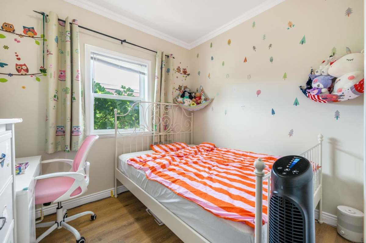 Bedroom 3 Photo of 4526 Inman Avenue, Burnaby, BC