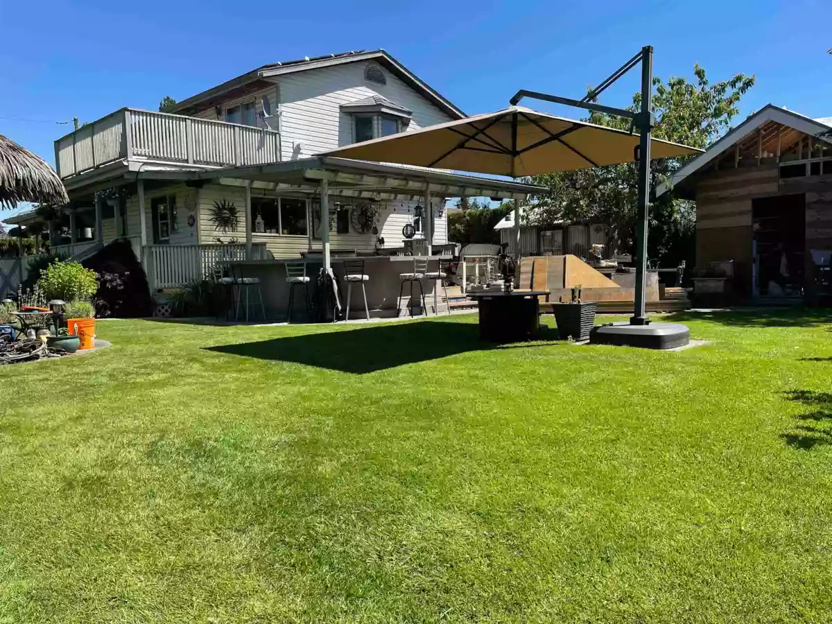 Dining Area Photo of 12460 113 Avenue, Surrey, BC