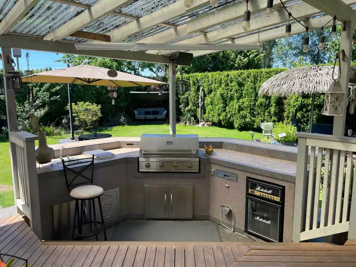 Family Room Photo of 12460 113 Avenue, Surrey, BC