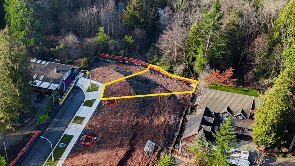 Kitchen Photo of 12621 106a Avenue, Surrey, BC