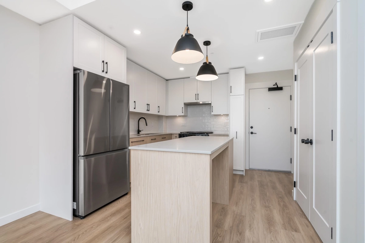 Primary Bathroom Photo of 401 27215 Aldergrove Town Centre Drive, Langley, BC