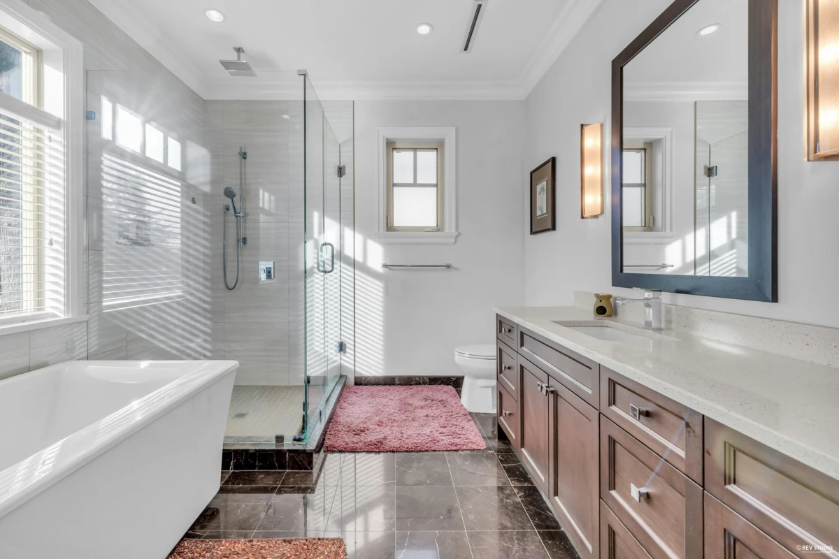 Entry Foyer Photo of 7458 Maple Street, Vancouver, BC
